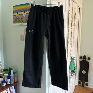 Under Armour Men’s Black Straight Leg Sweatpants, Size M Short